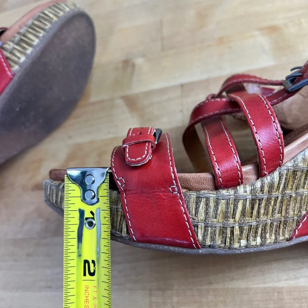 Naya Sandals Maize Size 8.5 Red Leather Strappy Buckle Wedge Espadrille